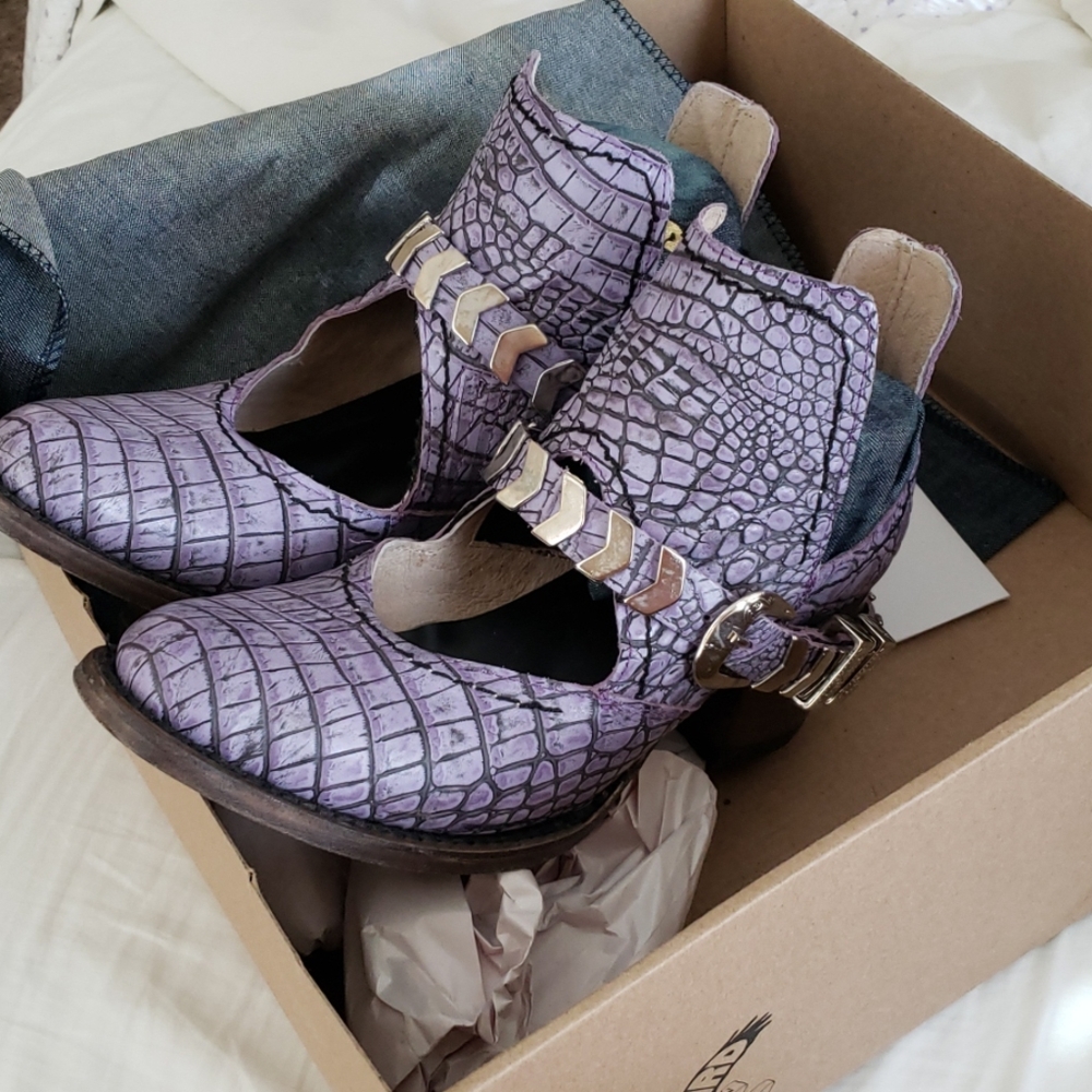 Freebird by Steven Purple Croco Blades